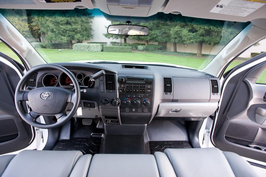  Toyota Tundra Regular Cab Work Truck Package 2010 года  (фото 2 из 32)